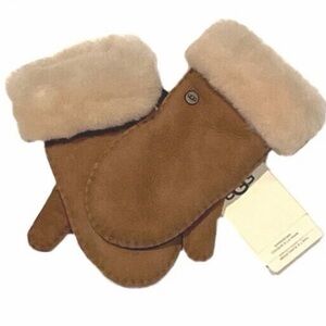 UGG ​Kid’s Real Shearling Mittens size 2-4YR chestnut color, NWT $95